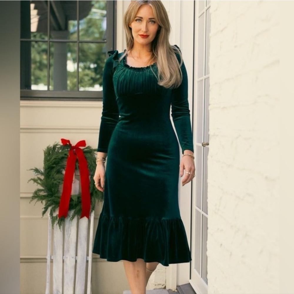IVY CITY CO Cleopatra Emerald Velvet Dress - Picture 3 of 9